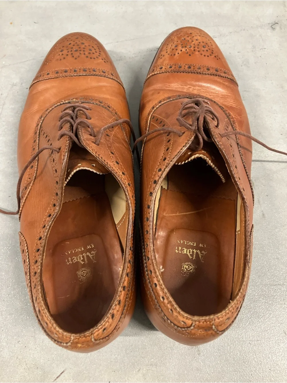 Alden 911 Medallion Perf Tip Bal Oxford Burnished Tan Calf USA 8.5